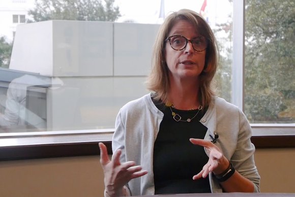 DCD Colo+Cloud 2018: Stefanie Roche from Ni2 on facilties and IT - faDKpnivoOY